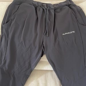 Alphalete grey jogger’s medium
